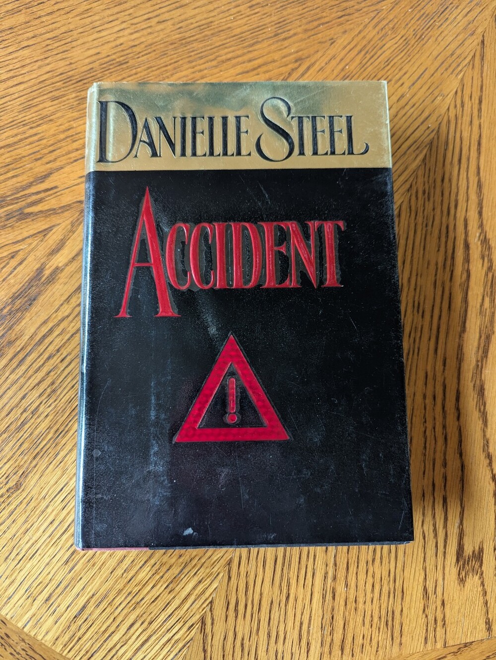 Danielle Steel - Accident hardcover Book - like New.